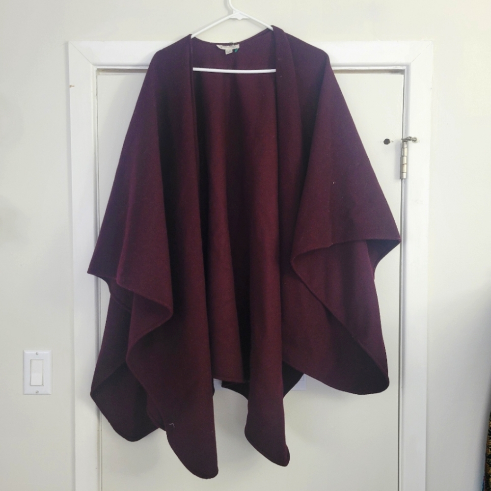 Vintage Vantana Italy Maroon 100% wool Ruana Shawl
